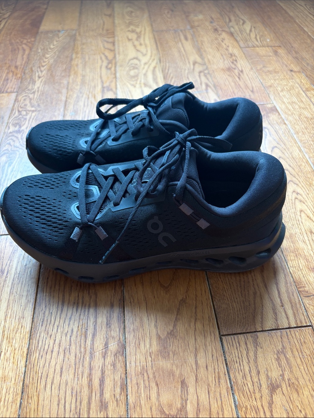 ON Cloudsurfer 2 - women’s all black